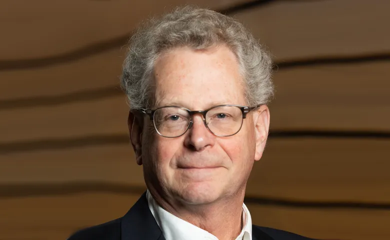 Headshot- C. Hedberg