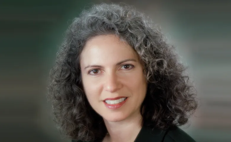 Headshot- J. Rosen